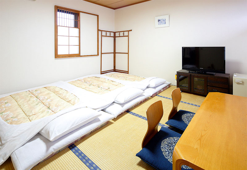 JAPANESE-STYLE ROOM 8-TATAMI SIZE ROOM
