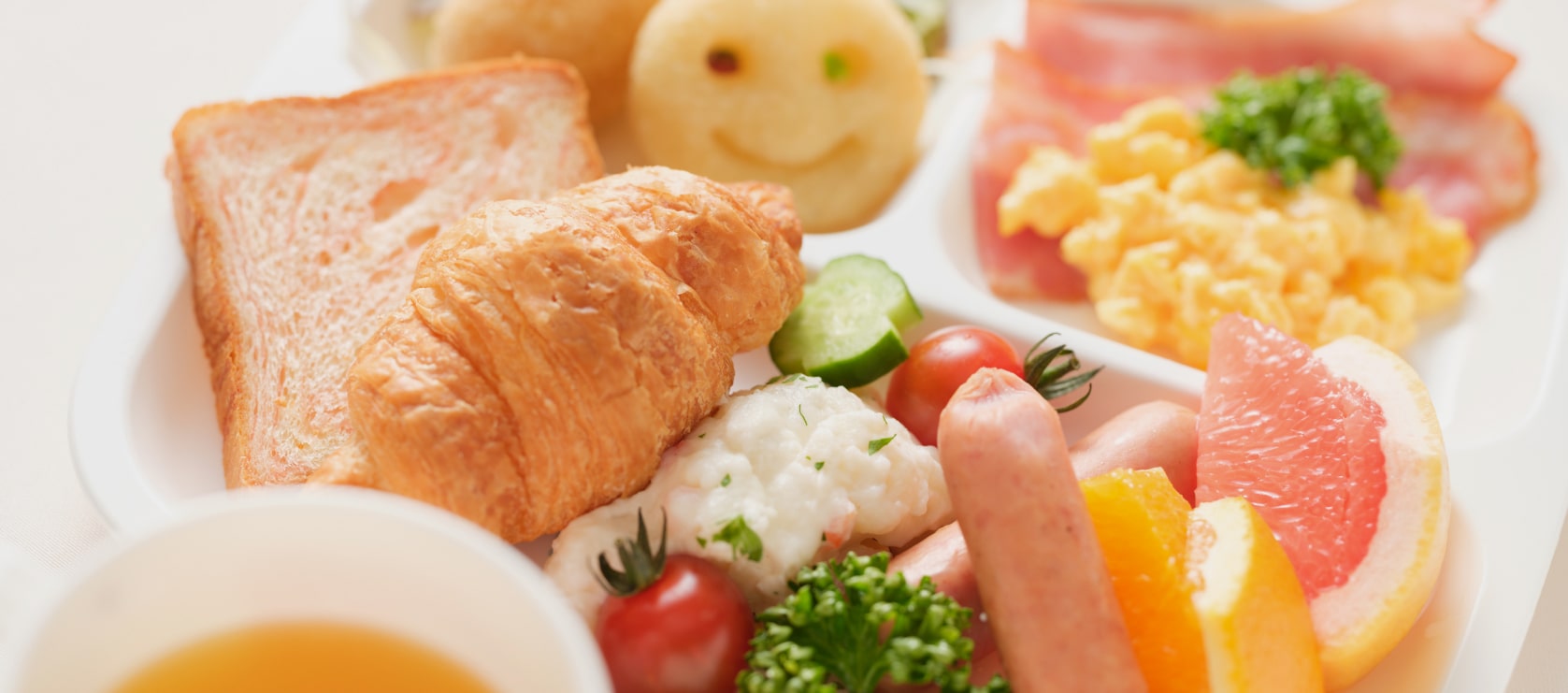 写真：朝食一例